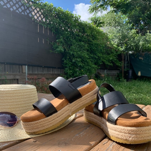 BAMBOO Shoes - Black Platform Sandals ! 🌿